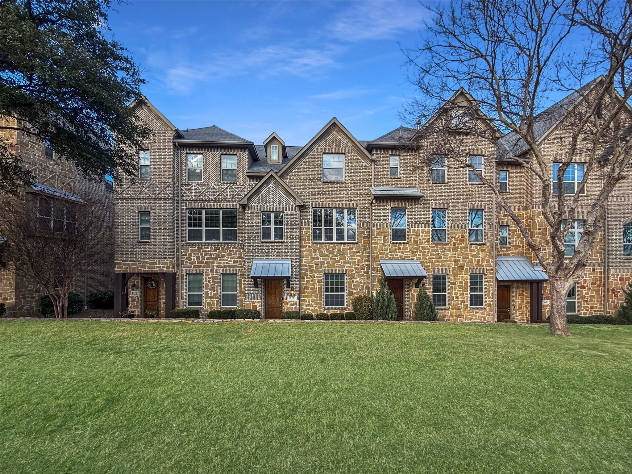 573 W Royal Lane Irving TX 75039