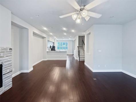 573 W Royal Lane Irving TX 75039