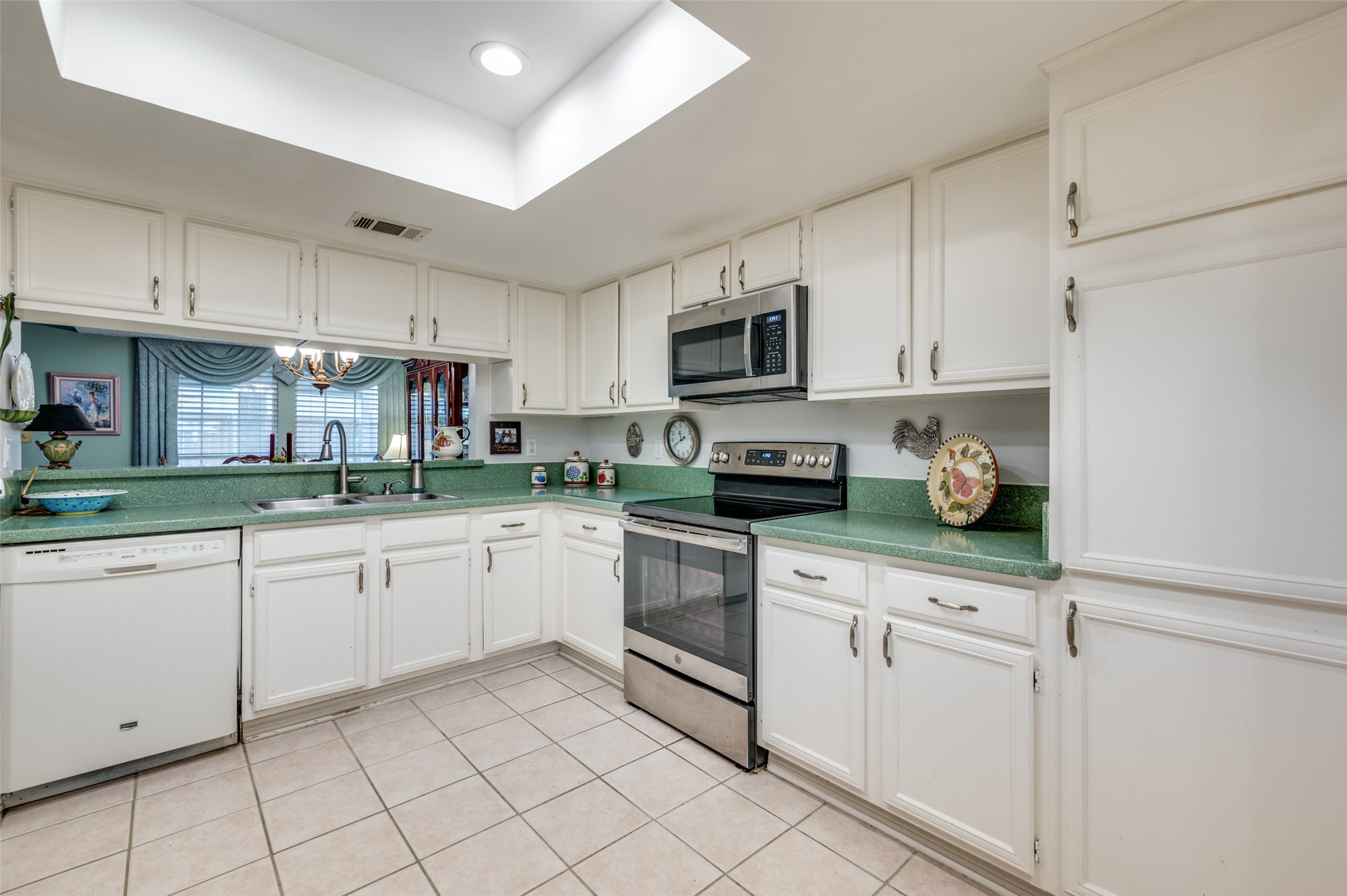 8406 Towneship Lane Dallas TX 75243