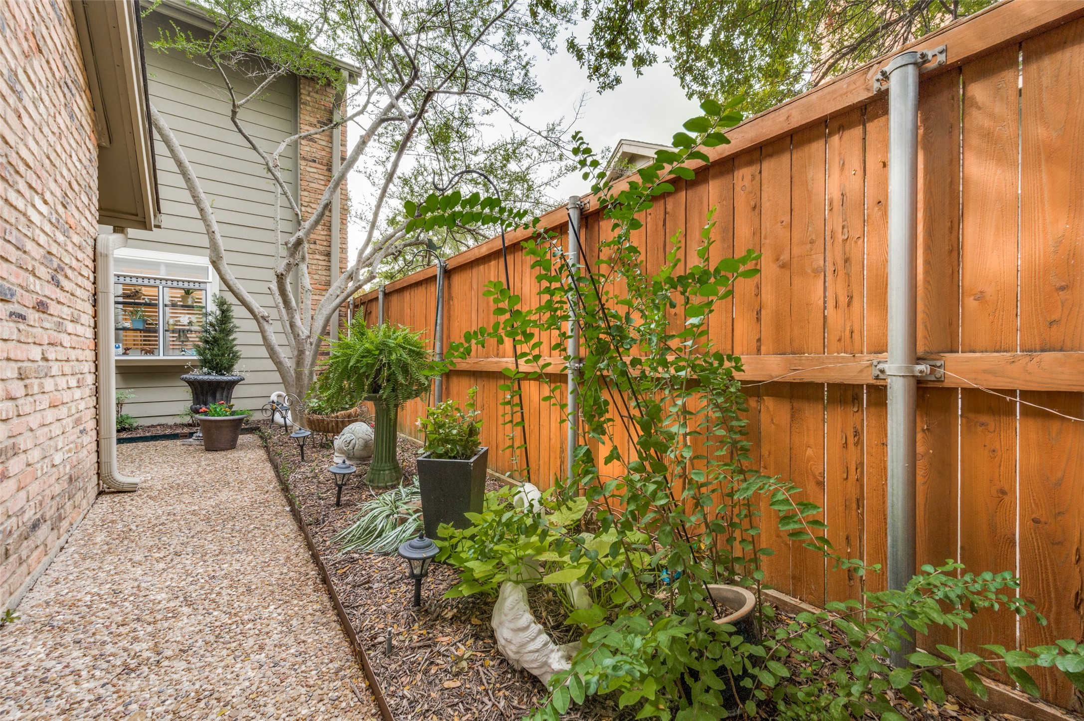 8406 Towneship Lane Dallas TX 75243
