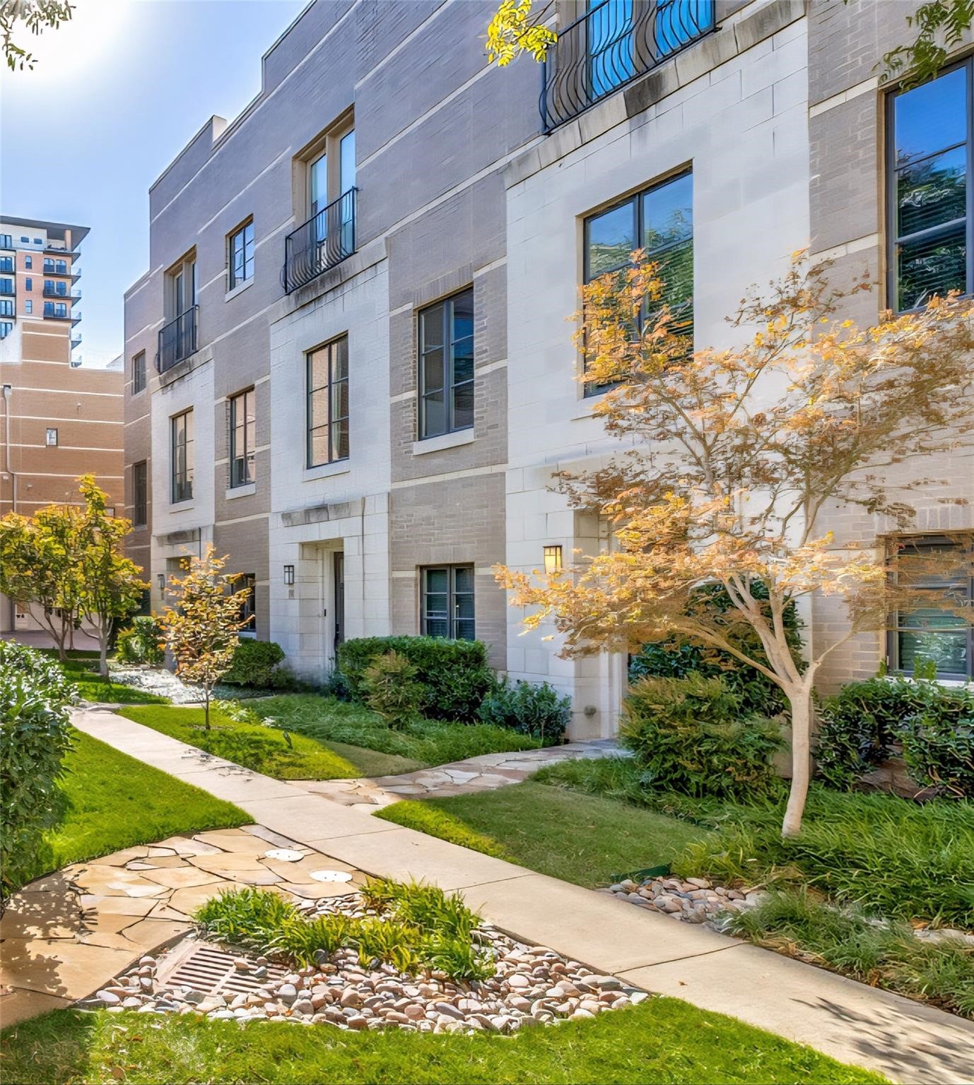 3210 Carlisle Street Dallas TX 75204