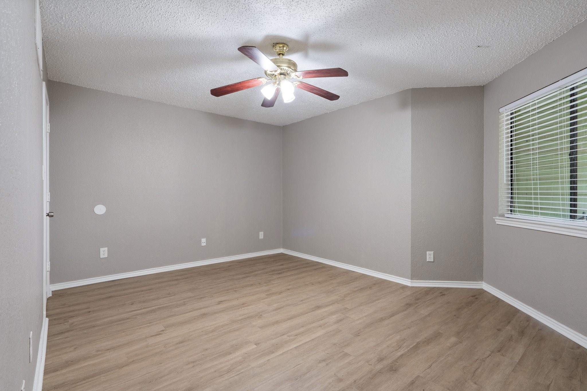 9831 Walnut Street Dallas TX 75243