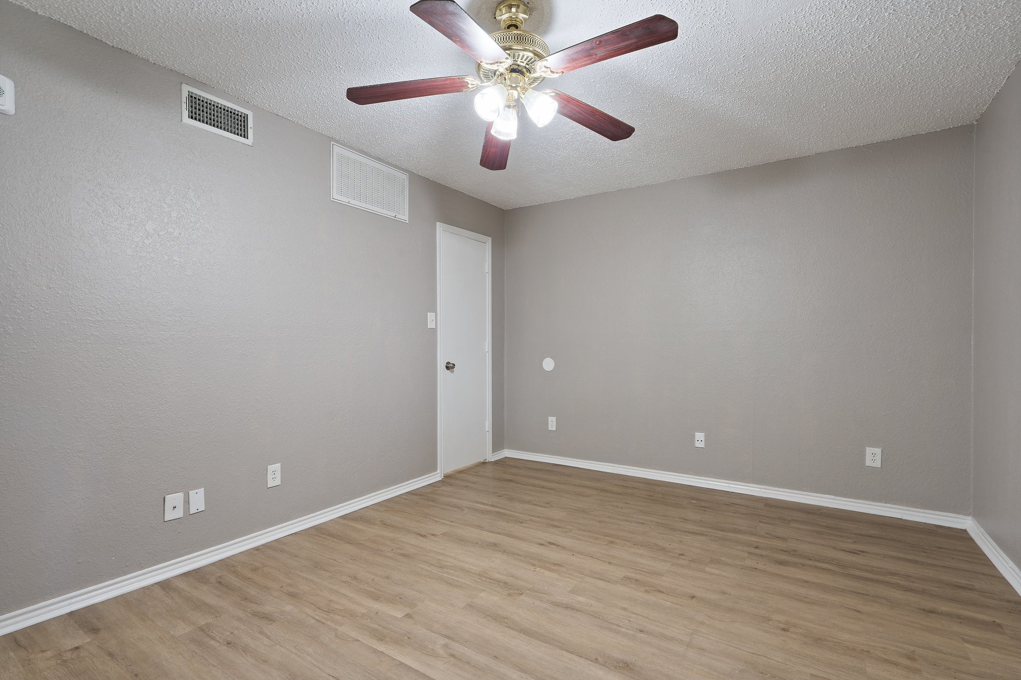 9831 Walnut Street Dallas TX 75243