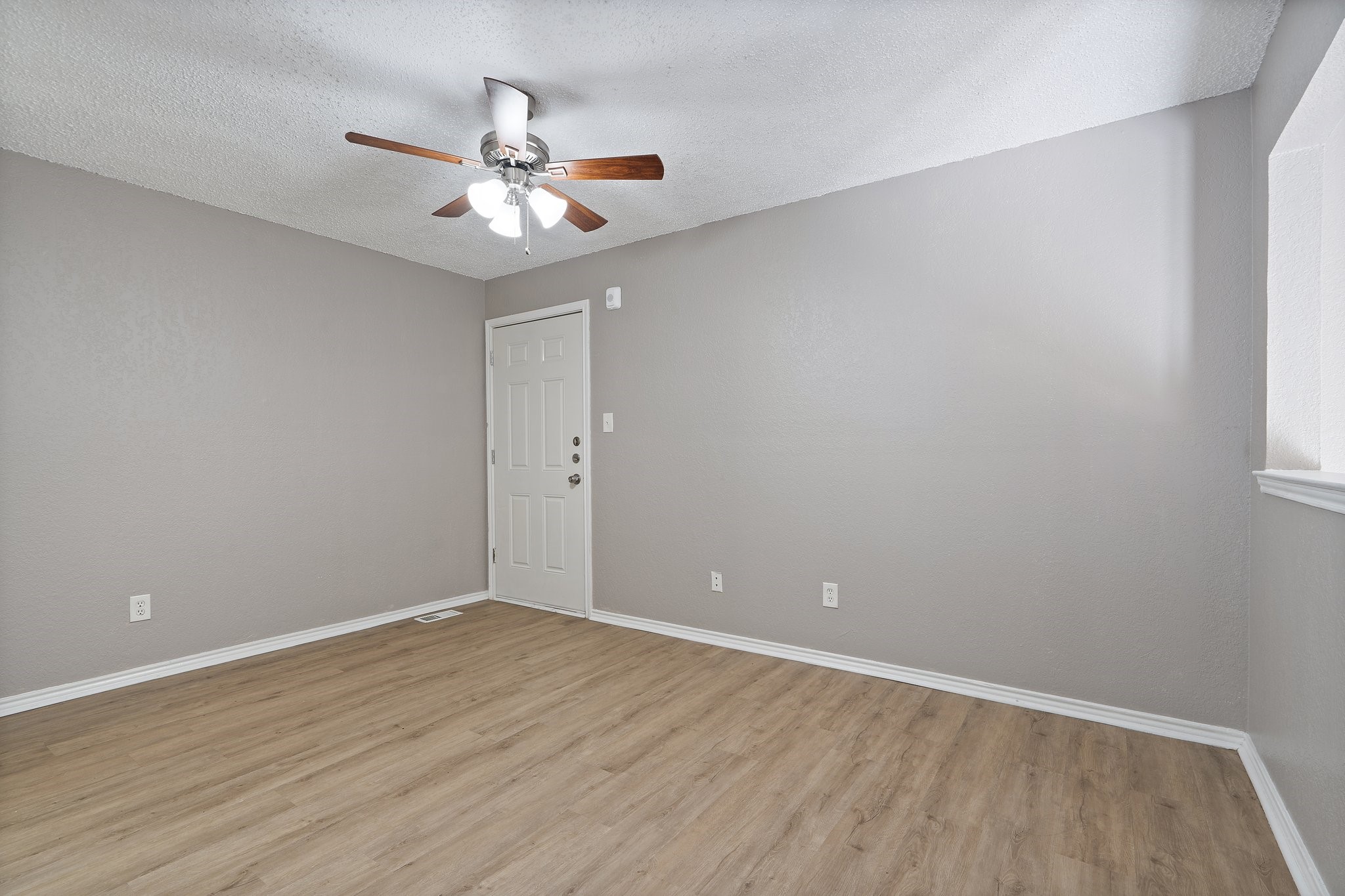 9831 Walnut Street Dallas TX 75243
