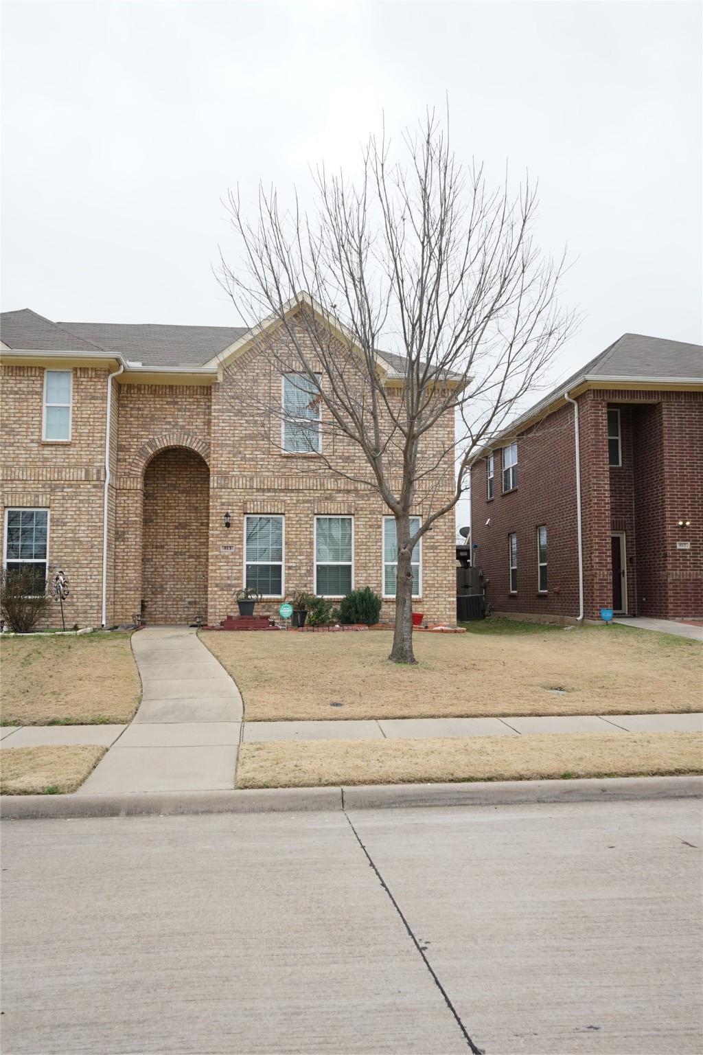 813 Jamie Drive Grand Prairie TX 75052