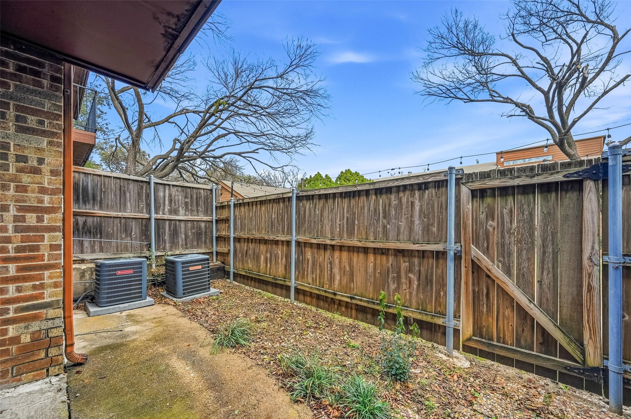 7522 Holly Hill Drive Dallas TX 75231