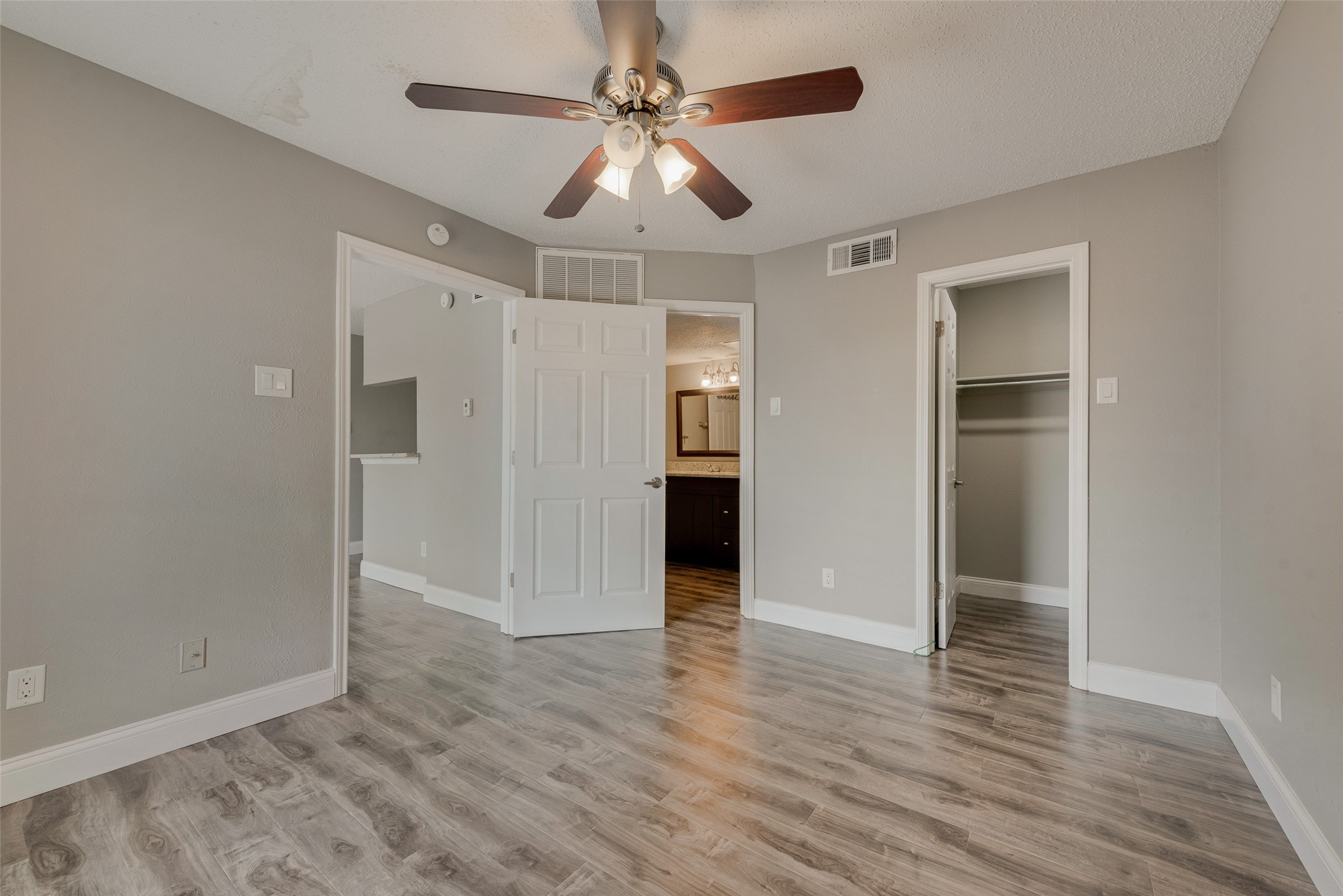 18333 Roehampton Drive Dallas TX 75252