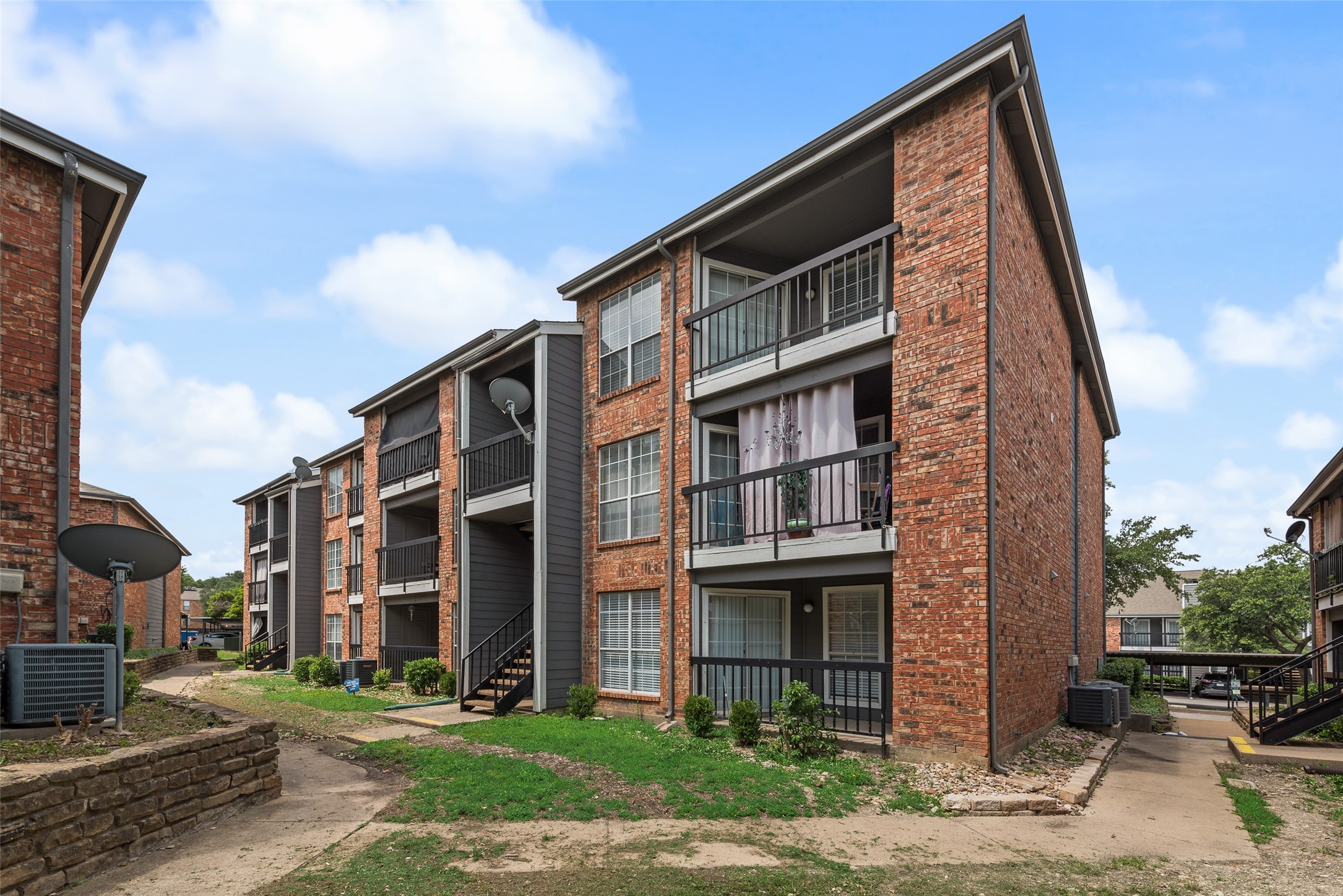 18333 Roehampton Drive Dallas TX 75252