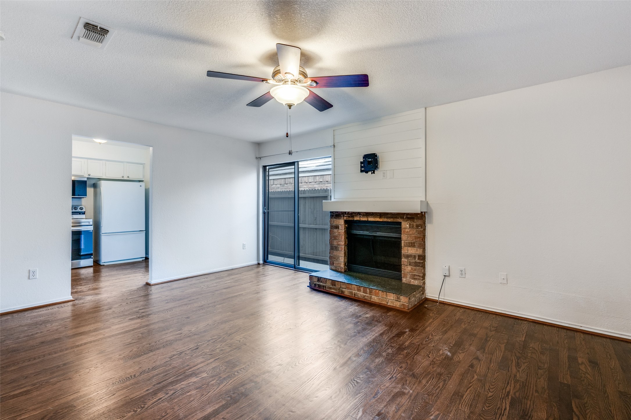 1105 Bert Drive Arlington TX 76012