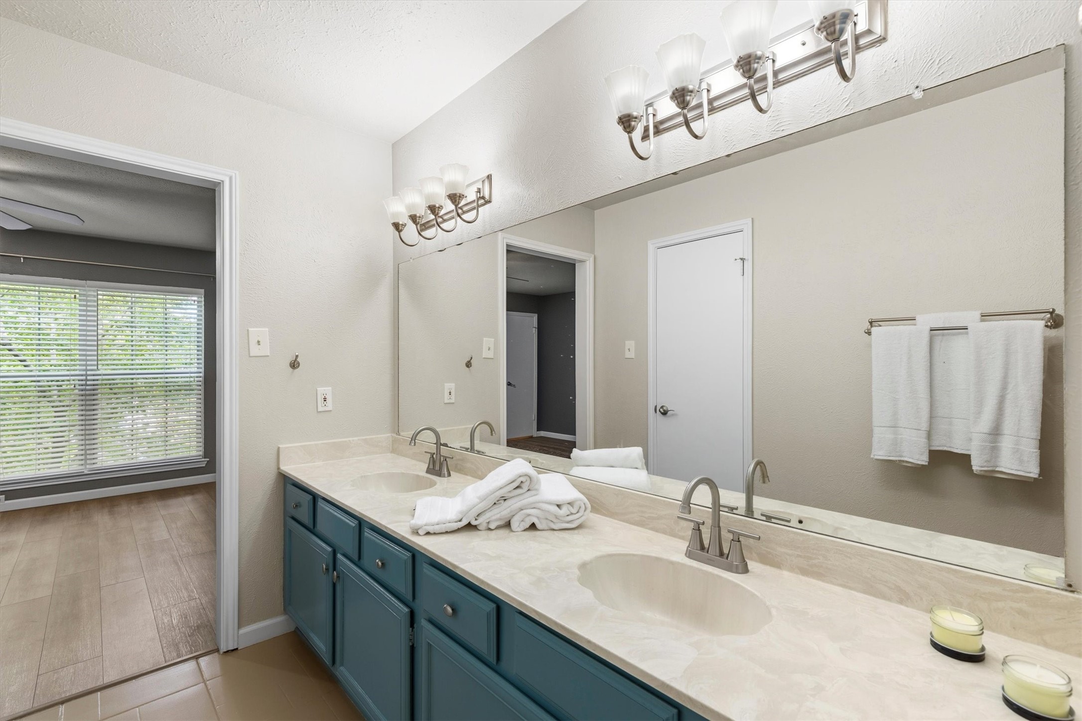 2535 Wedglea Drive Dallas TX 75211
