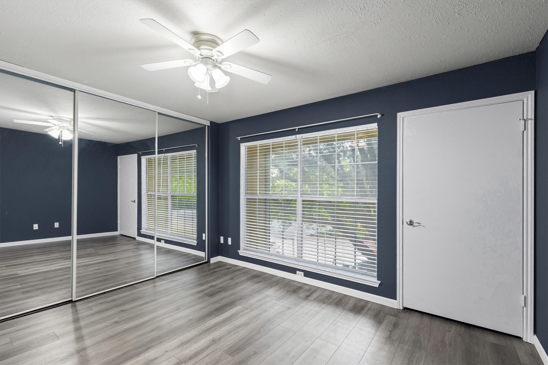 2535 Wedglea Drive Dallas TX 75211
