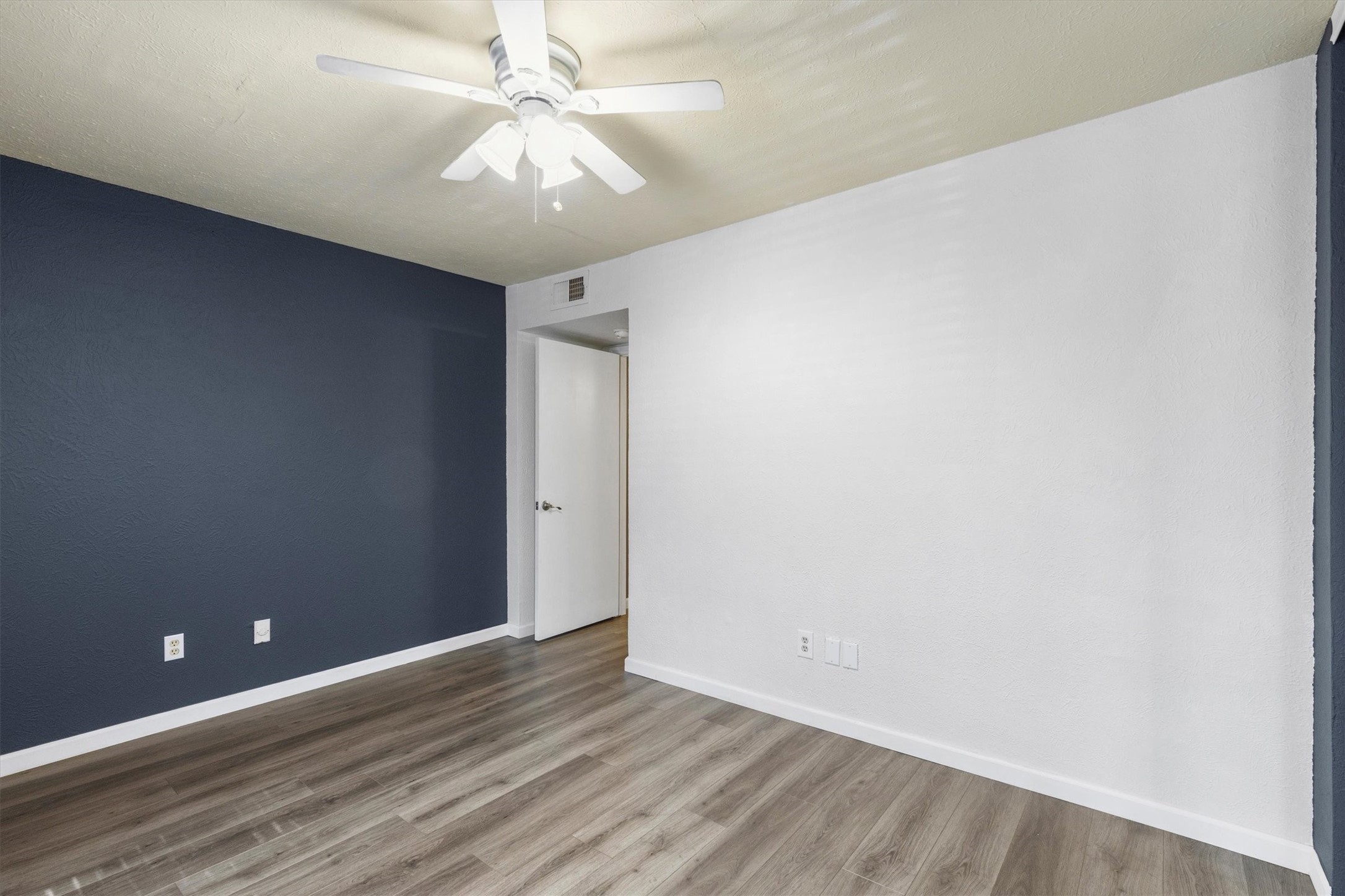 2535 Wedglea Drive Dallas TX 75211