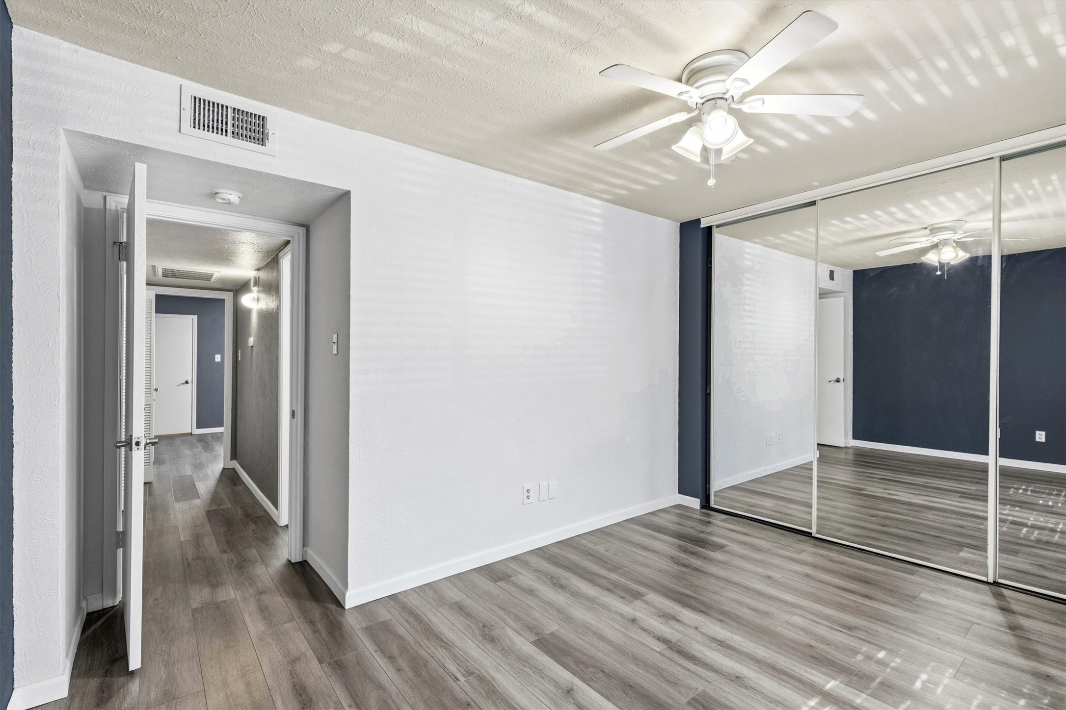 2535 Wedglea Drive Dallas TX 75211