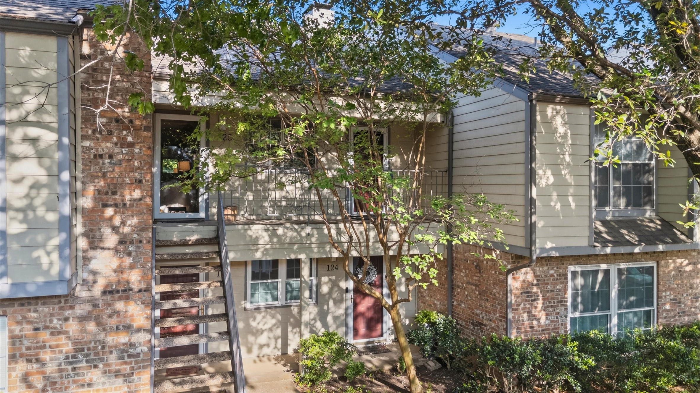 2535 Wedglea Drive Dallas TX 75211