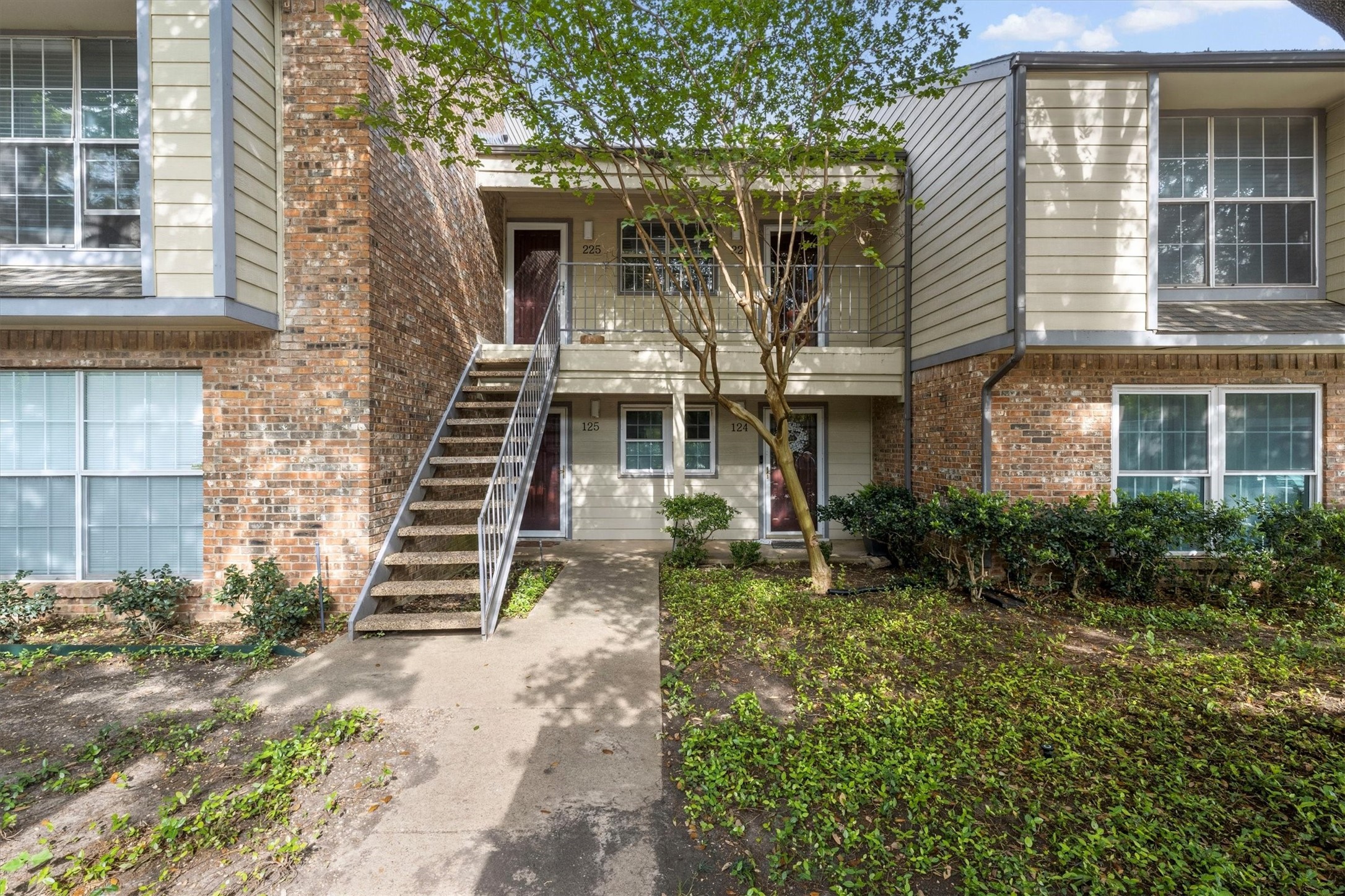 2535 Wedglea Drive Dallas TX 75211