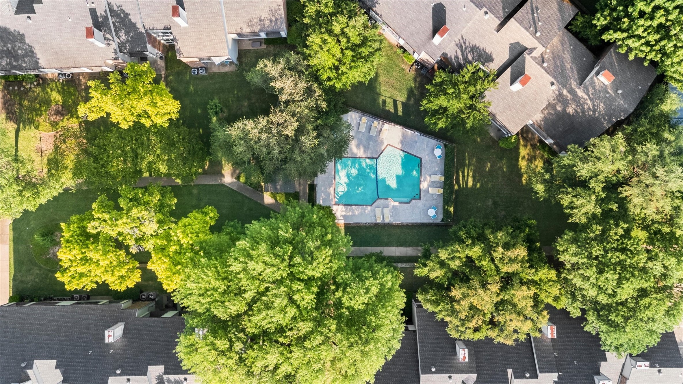 2535 Wedglea Drive Dallas TX 75211