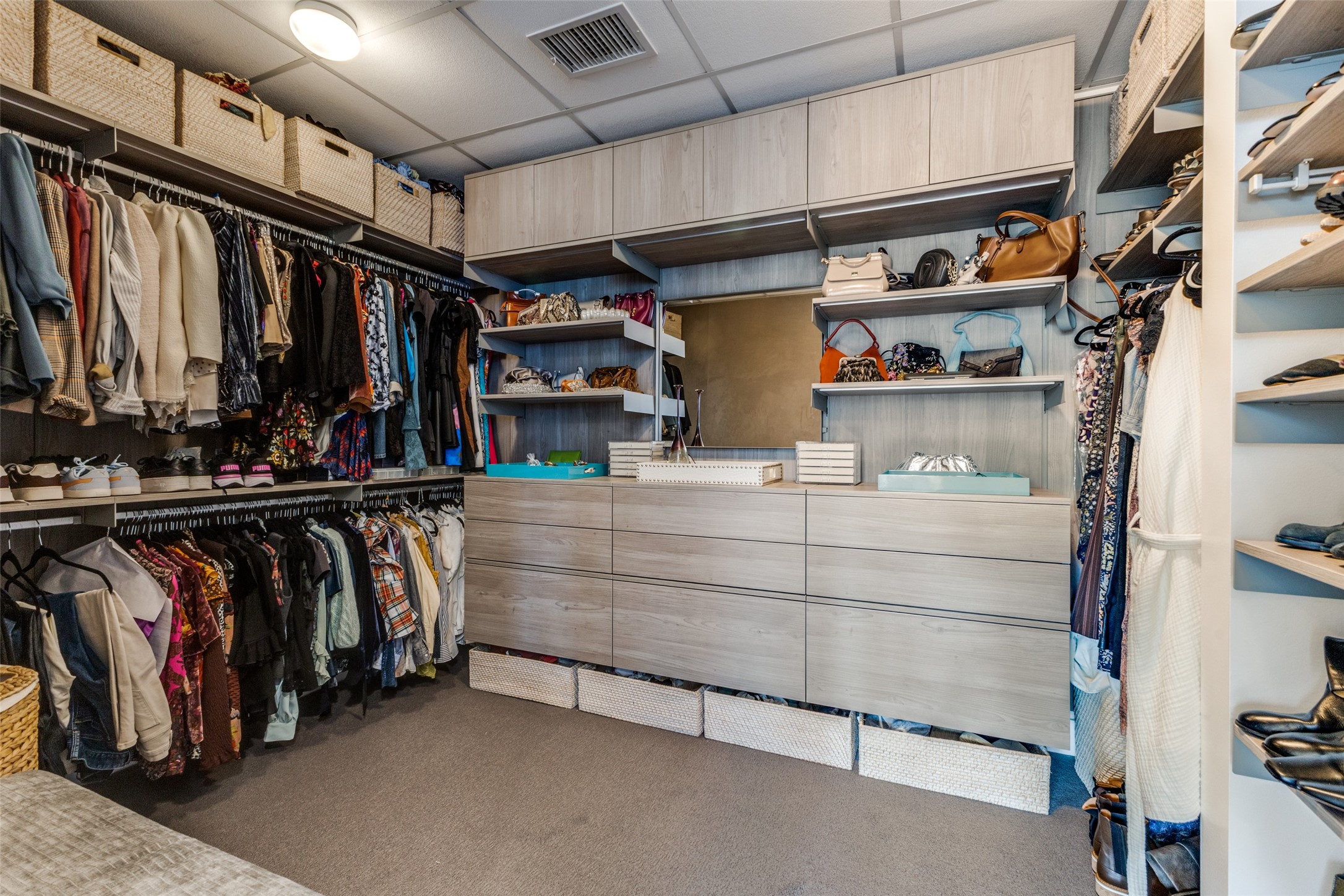 3130 N Harwood Street Dallas TX 75201