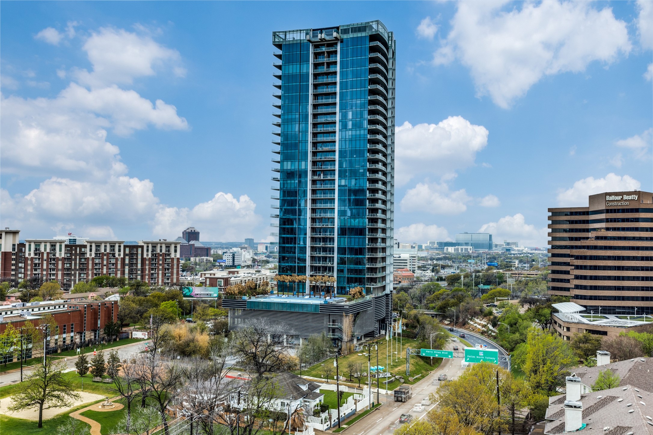3130 N Harwood Street Dallas TX 75201