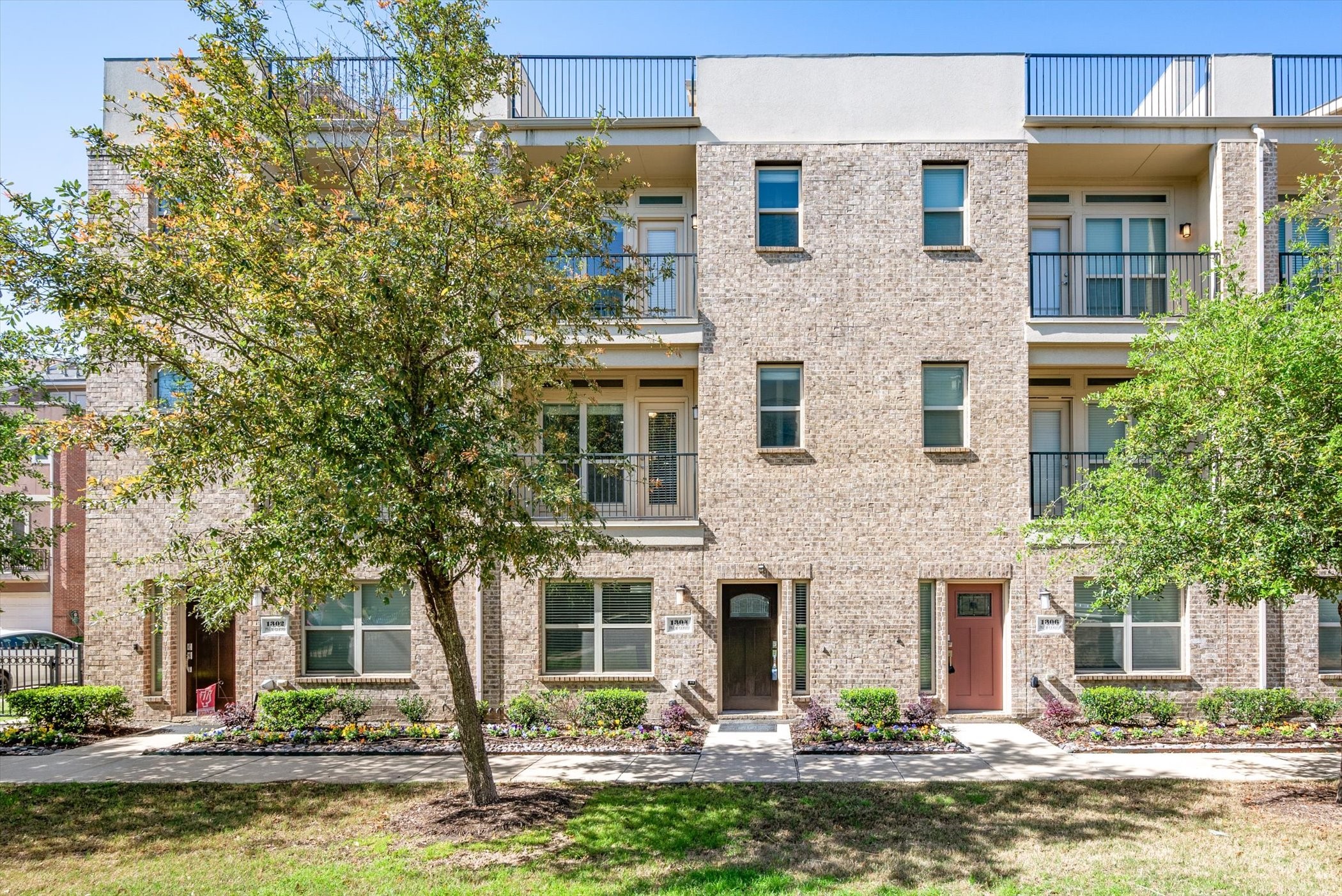 1304 Palm Canyon Drive Dallas TX 75204