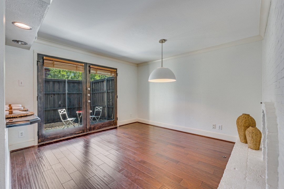 5926 Sandhurst Lane Dallas TX 75206