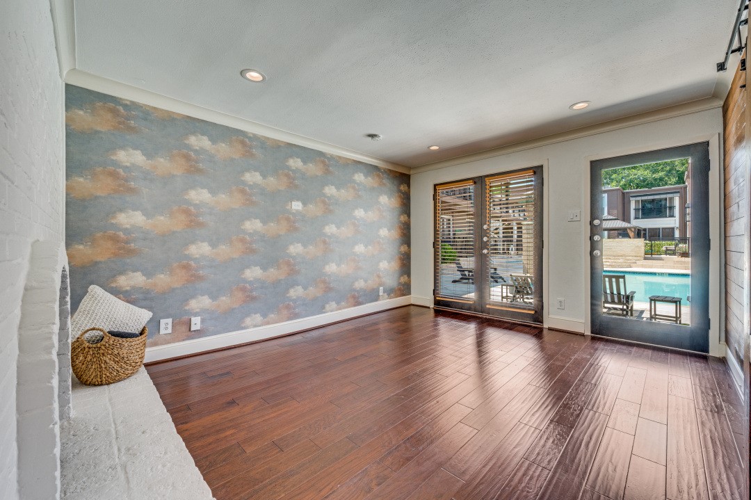5926 Sandhurst Lane Dallas TX 75206