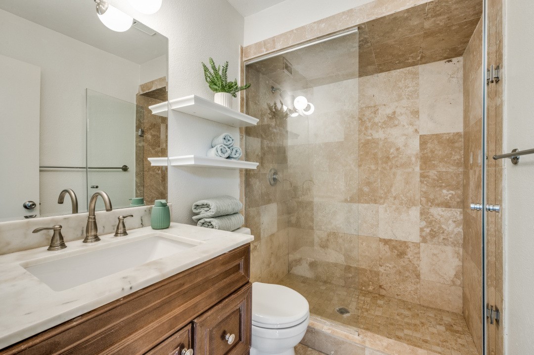 5926 Sandhurst Lane Dallas TX 75206