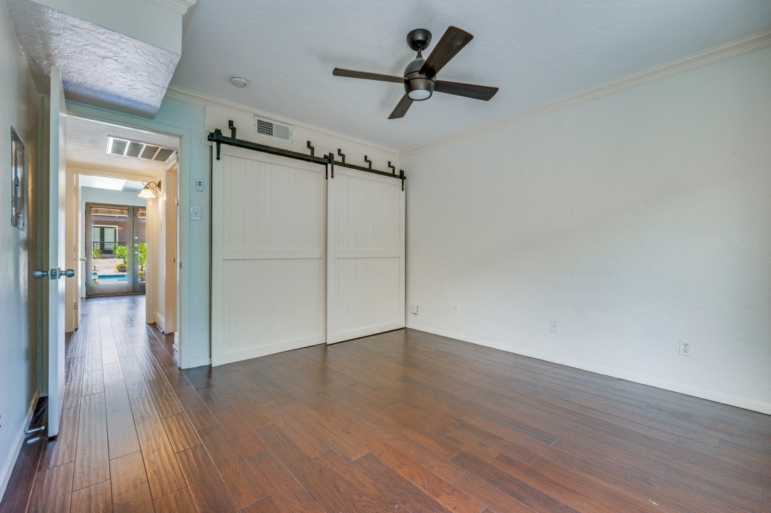 5926 Sandhurst Lane Dallas TX 75206