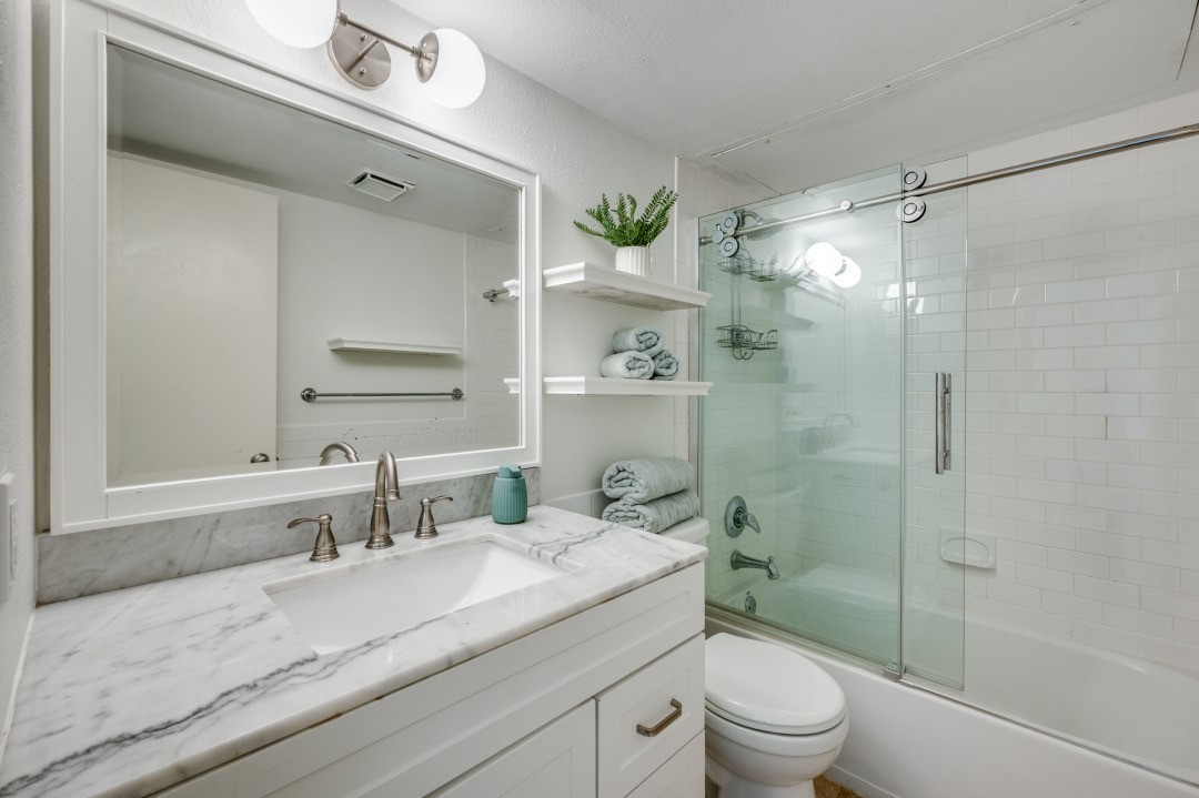 5926 Sandhurst Lane Dallas TX 75206