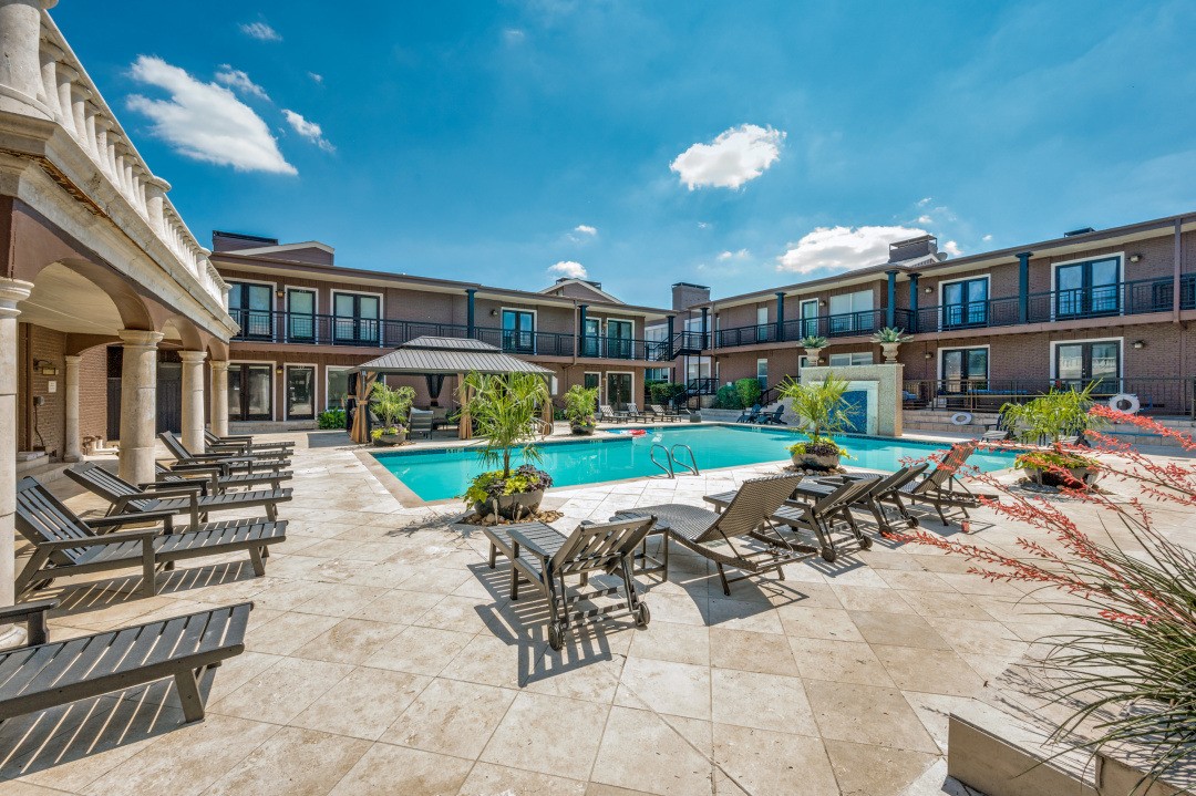 5926 Sandhurst Lane Dallas TX 75206