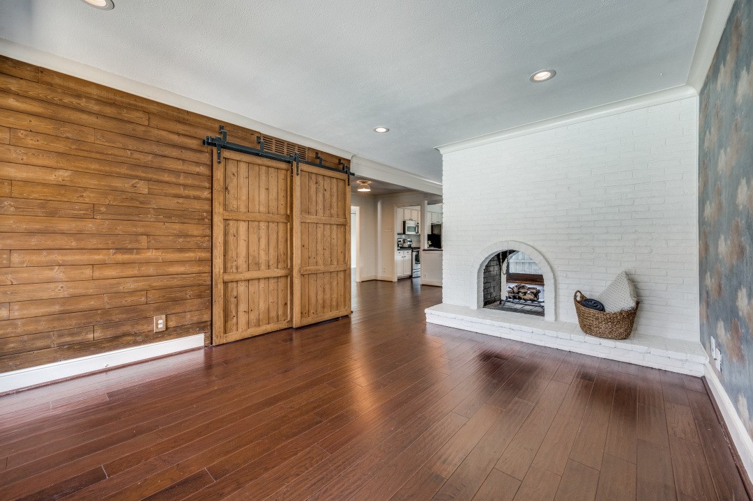 5926 Sandhurst Lane Dallas TX 75206