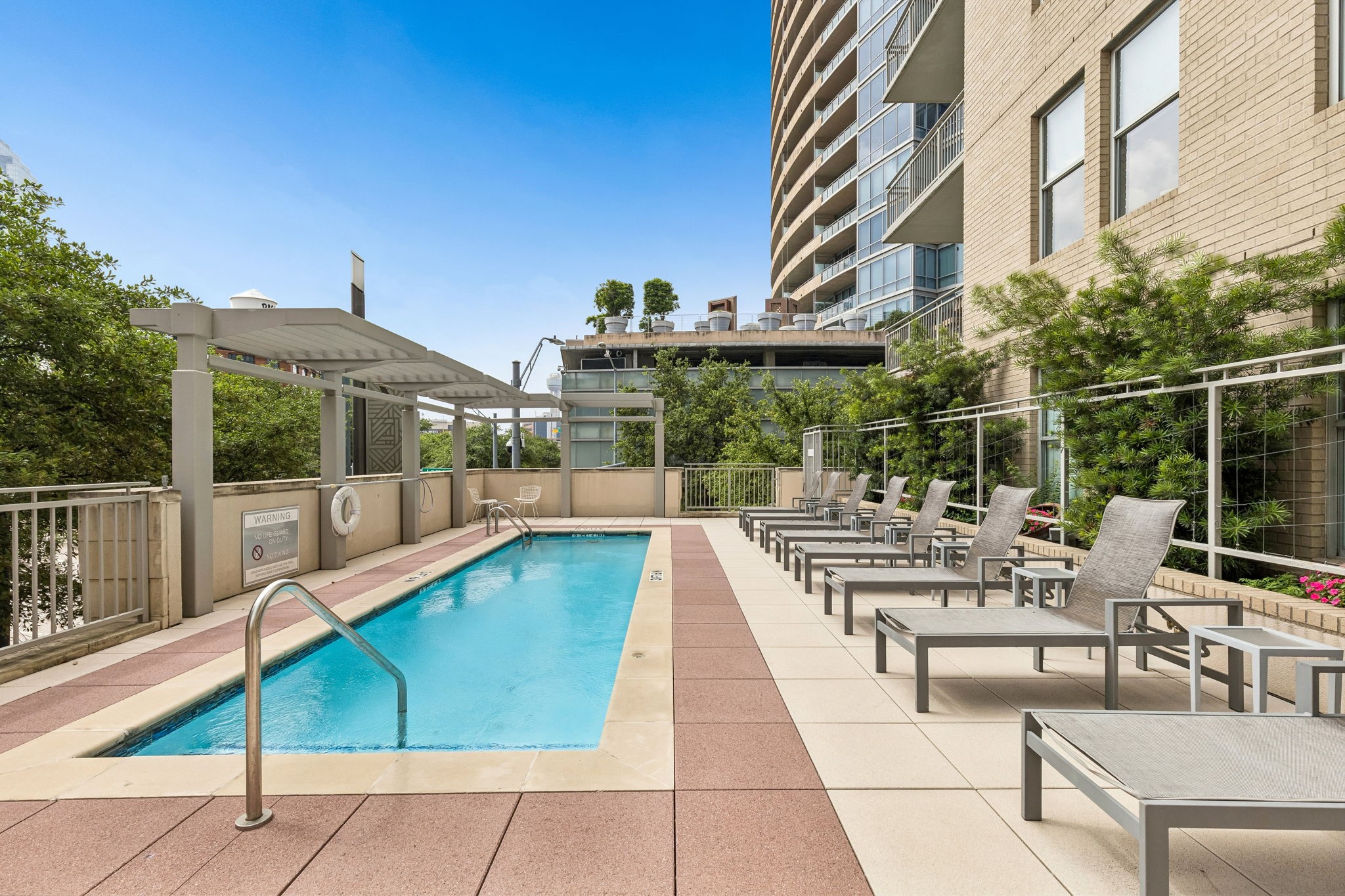 2323 N Houston Street Dallas TX 75219