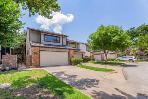 1012 Woodoak Court Fort Worth TX 76112