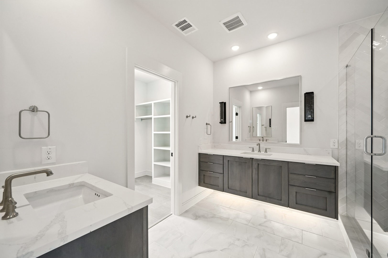1364 Cherry Hills Lane Irving TX 75038