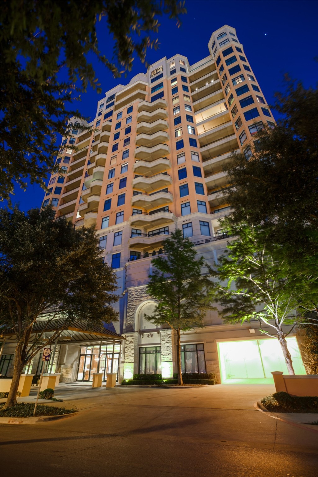 2828 Hood Street Dallas TX 75219