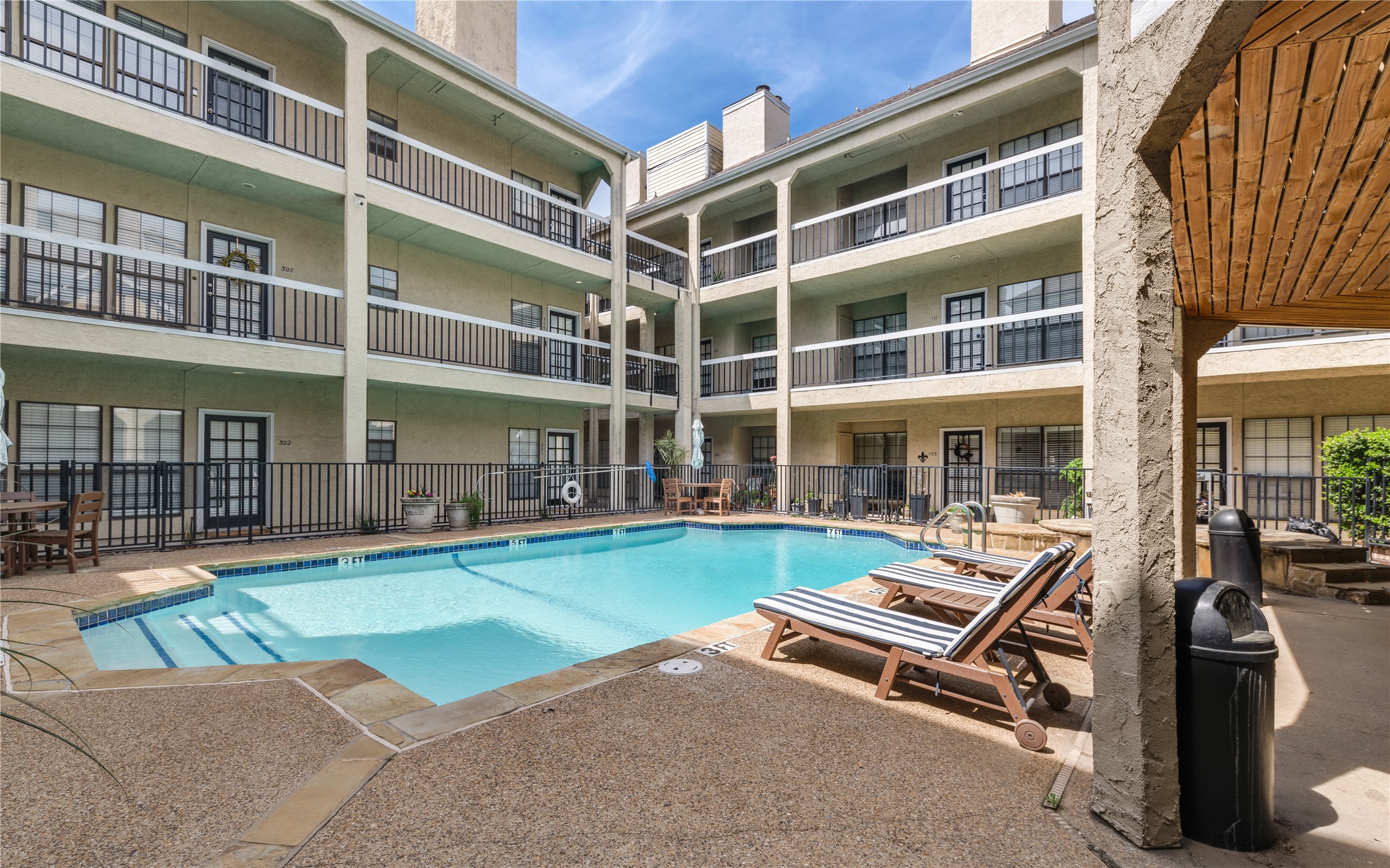 4800 W Lovers Lane Dallas TX 75209