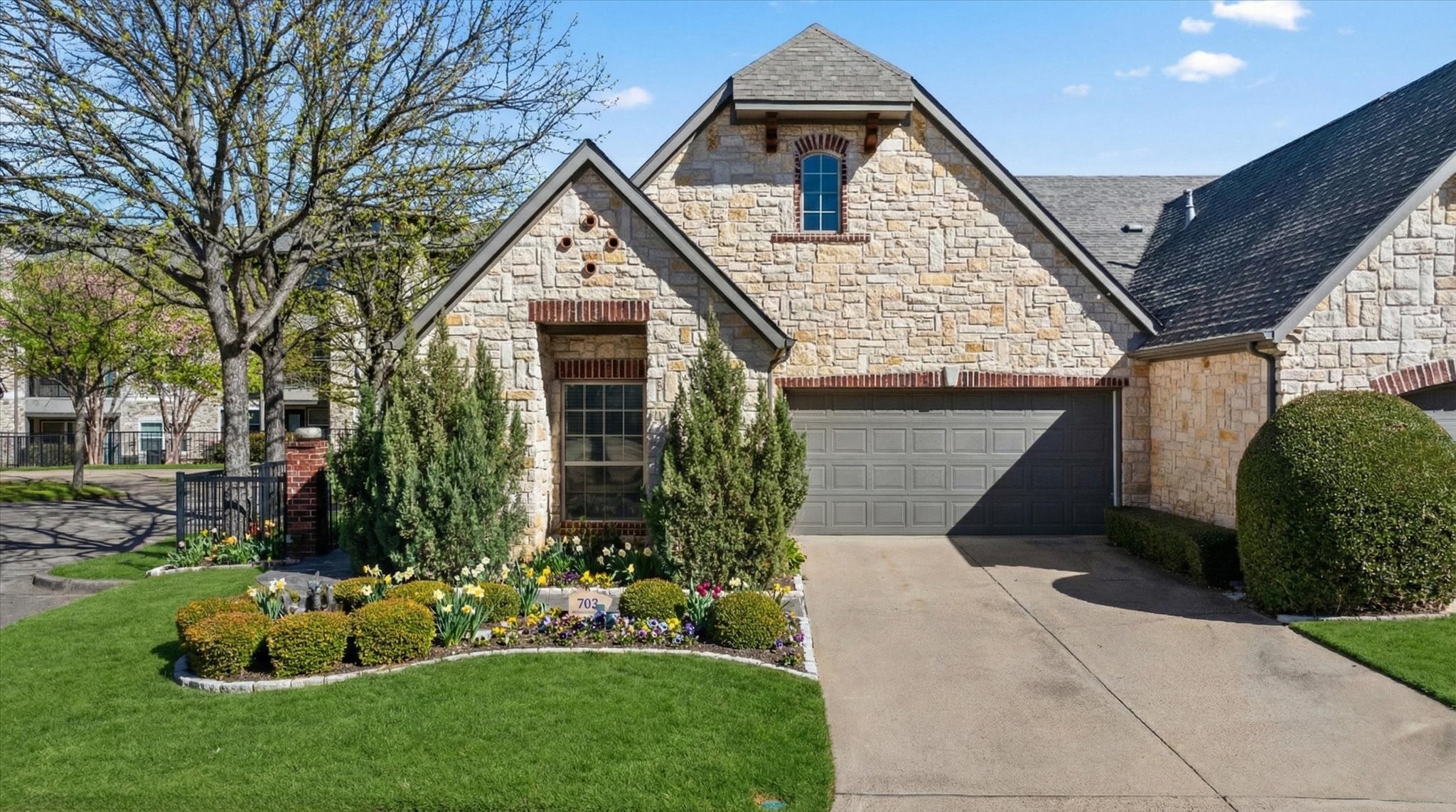 703 N Avalon Court Granbury TX 76048