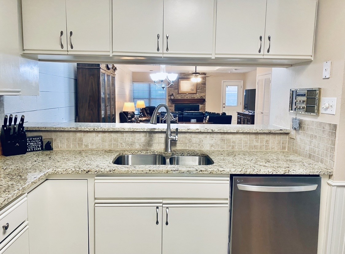 2709 Fairway Park Street Grand Prairie TX 75050