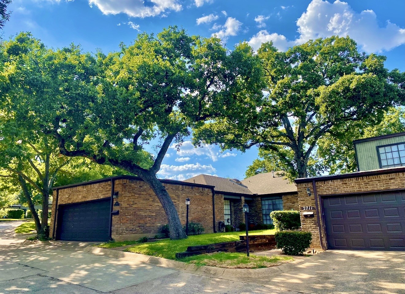2709 Fairway Park Street Grand Prairie TX 75050
