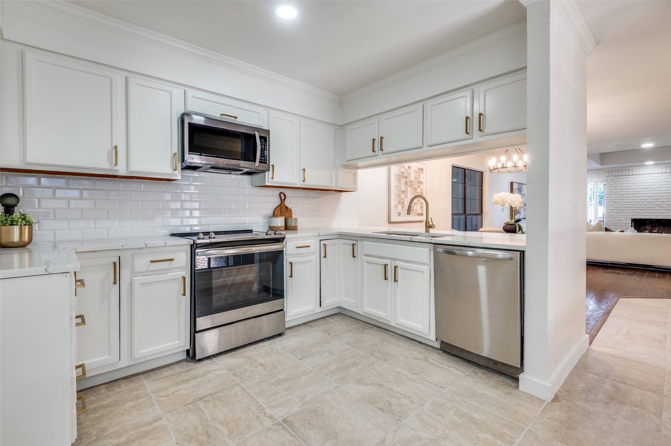 2731 Fairway Park Street Grand Prairie TX 75050