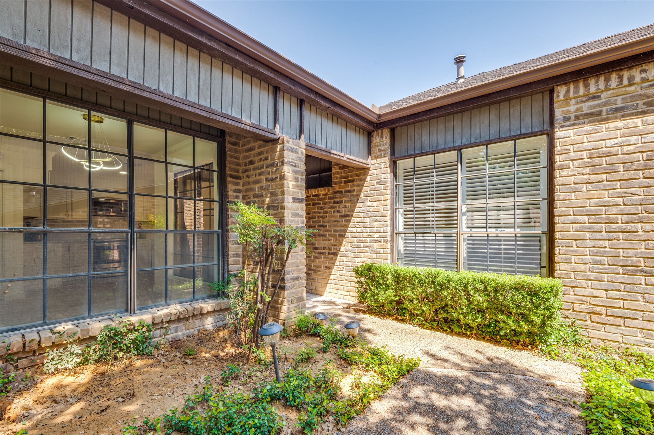 2731 Fairway Park Street Grand Prairie TX 75050