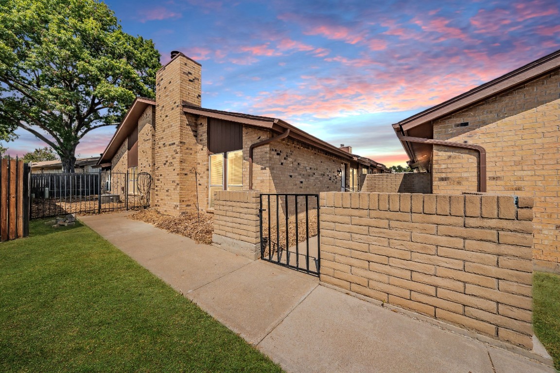 903 Shady Creek Lane Bedford TX 76021