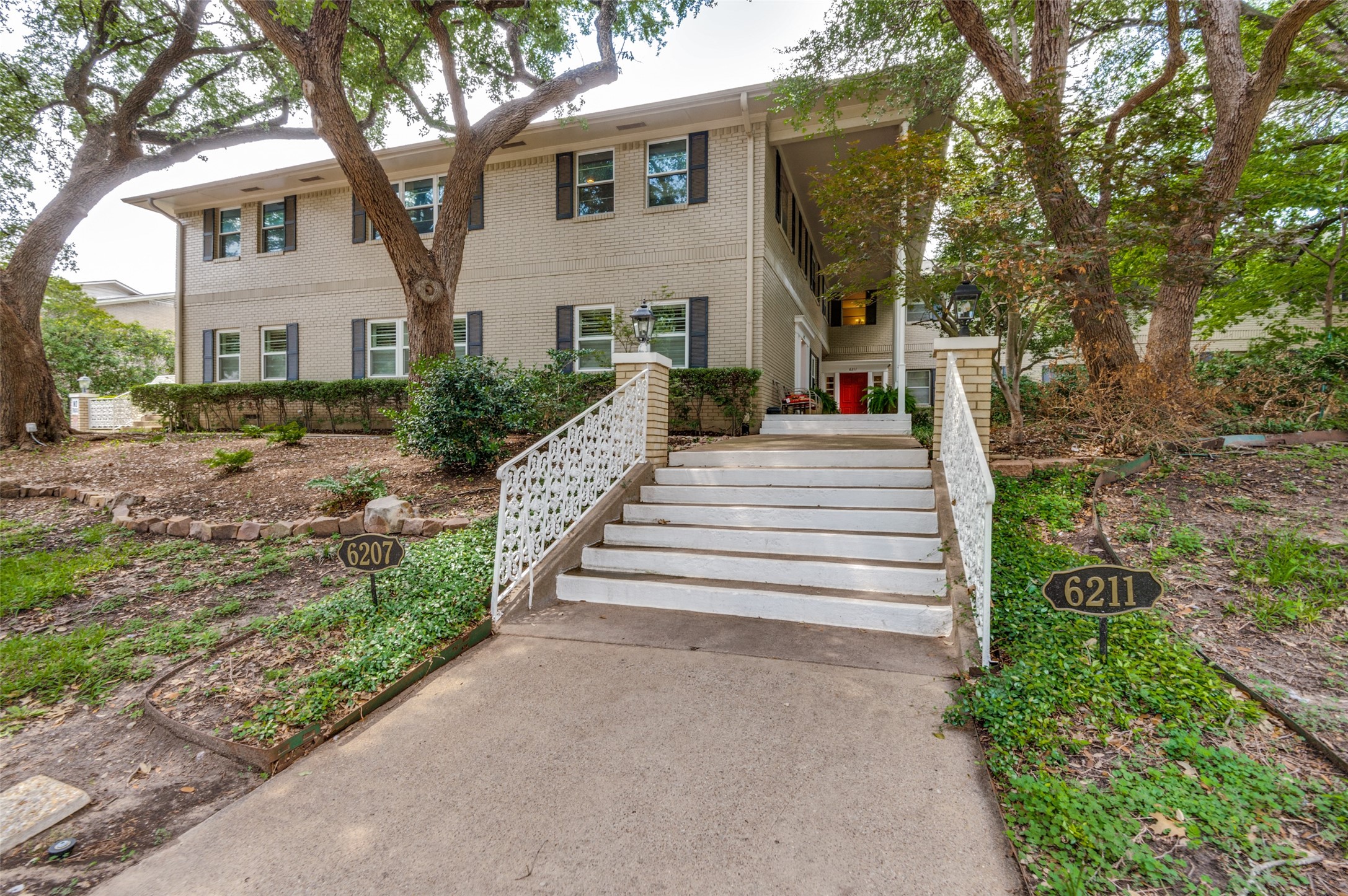 6211 Bandera Avenue Dallas TX 75225