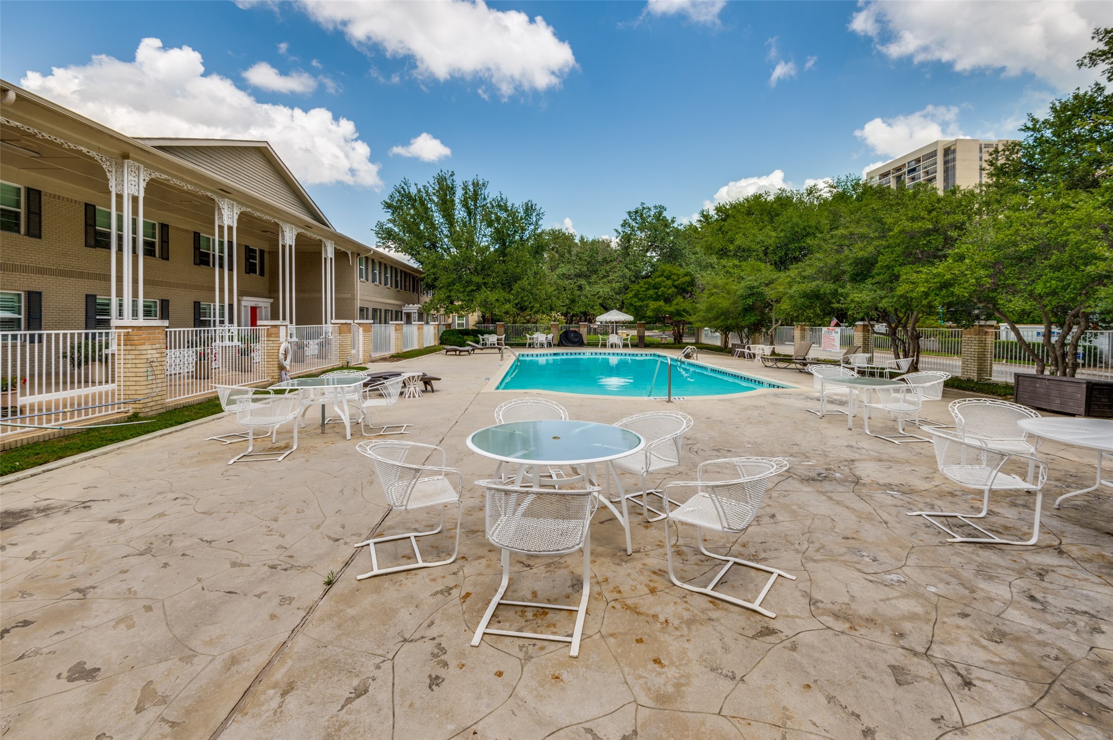 6211 Bandera Avenue Dallas TX 75225