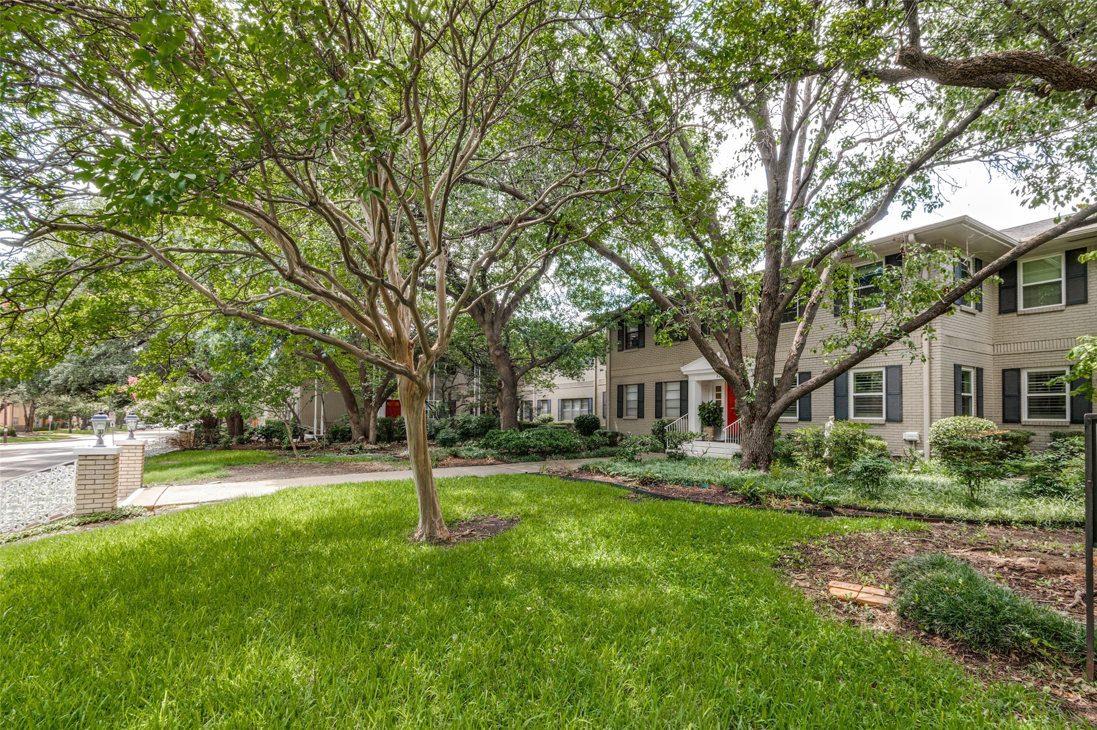 6211 Bandera Avenue Dallas TX 75225