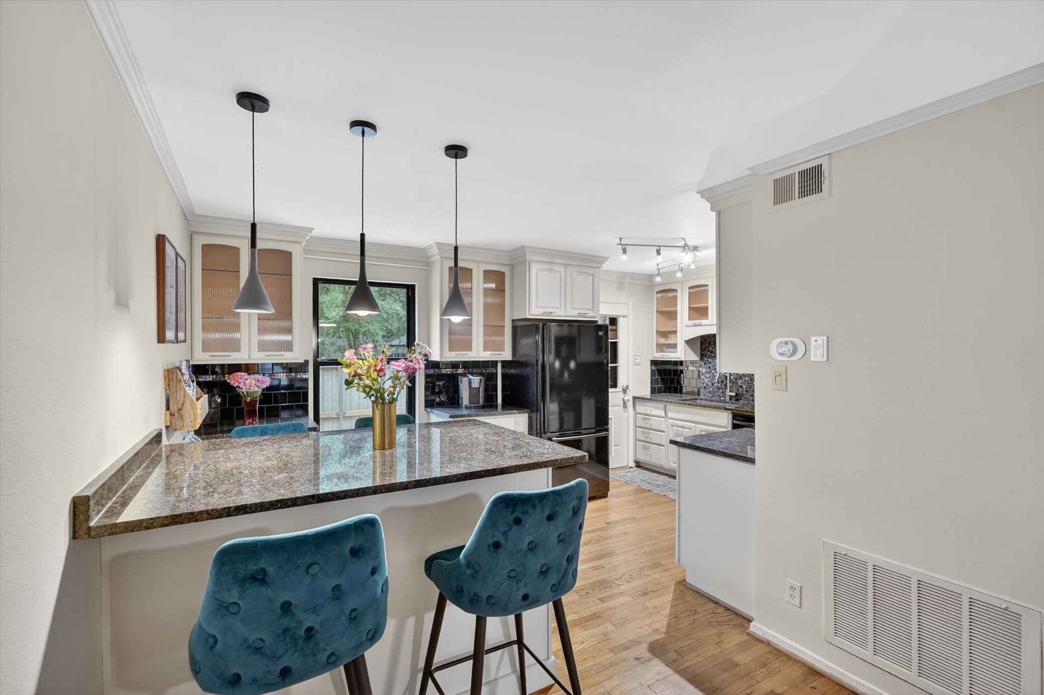 4926 Lahoma Street Dallas TX 75235