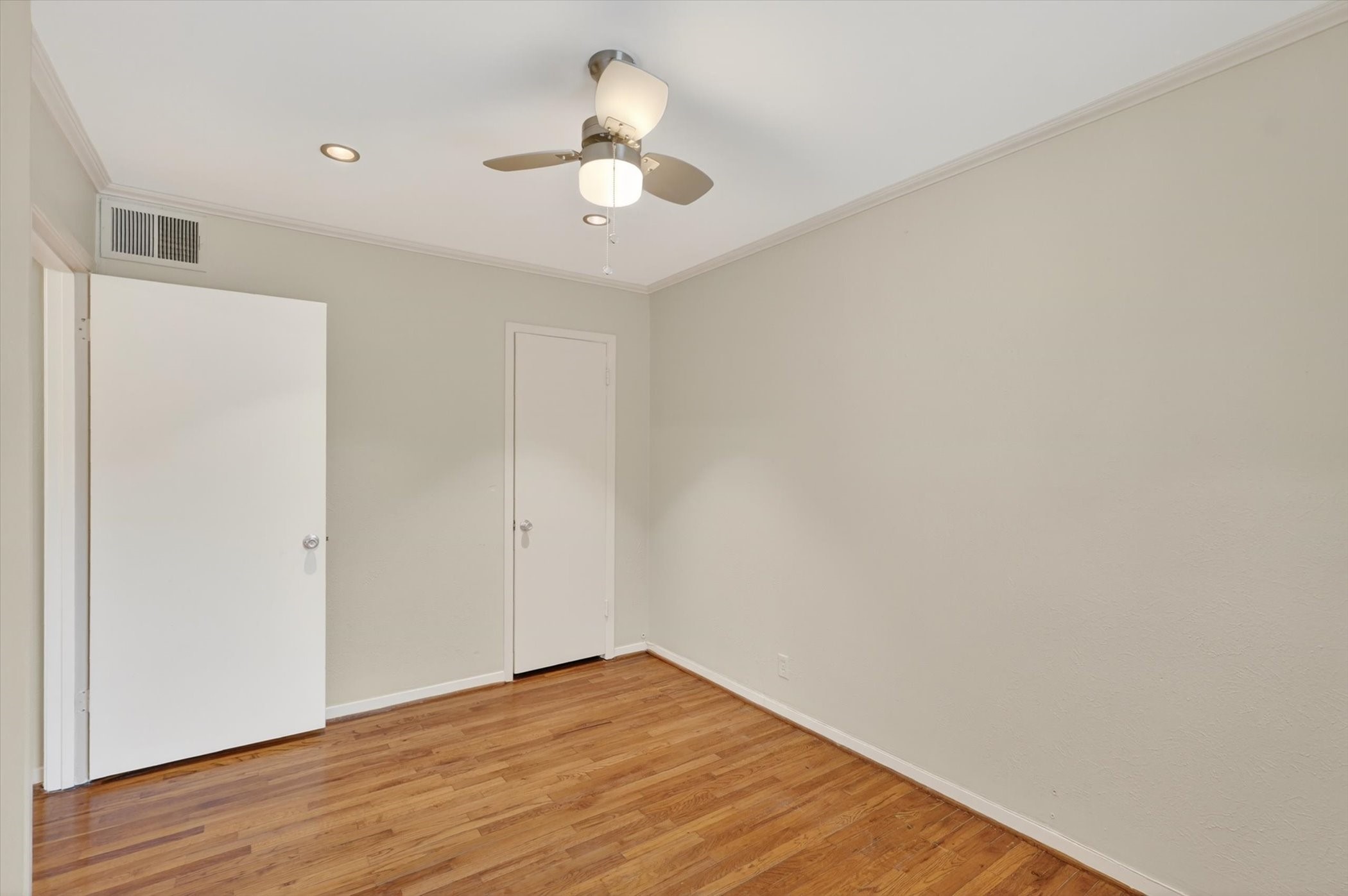 4926 Lahoma Street Dallas TX 75235