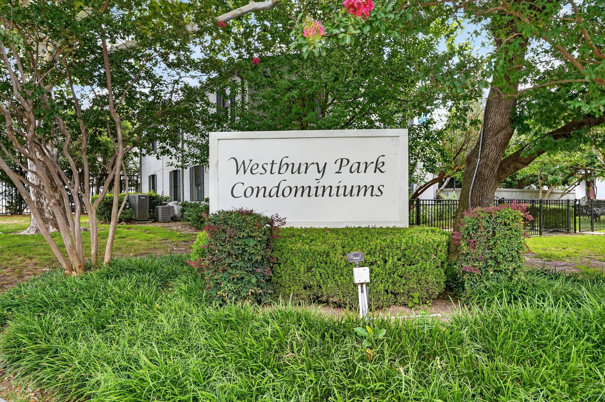 4926 Lahoma Street Dallas TX 75235