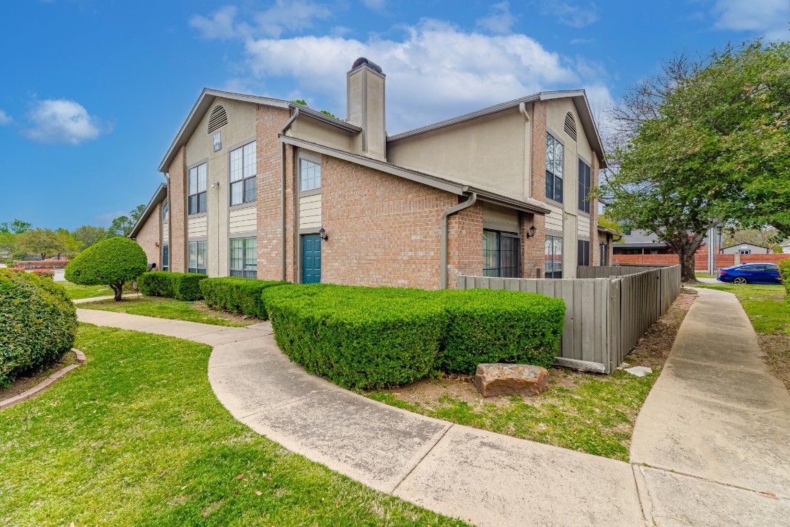 340 W Harwood Road Hurst TX 76054