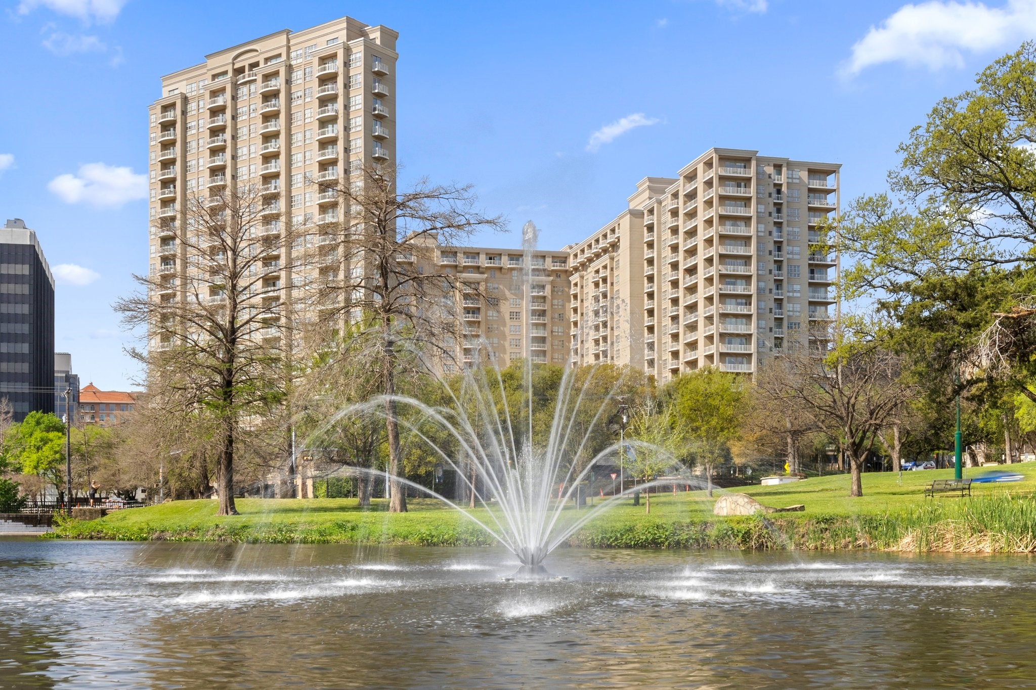 3225 Turtle Creek Boulevard Dallas TX 75219