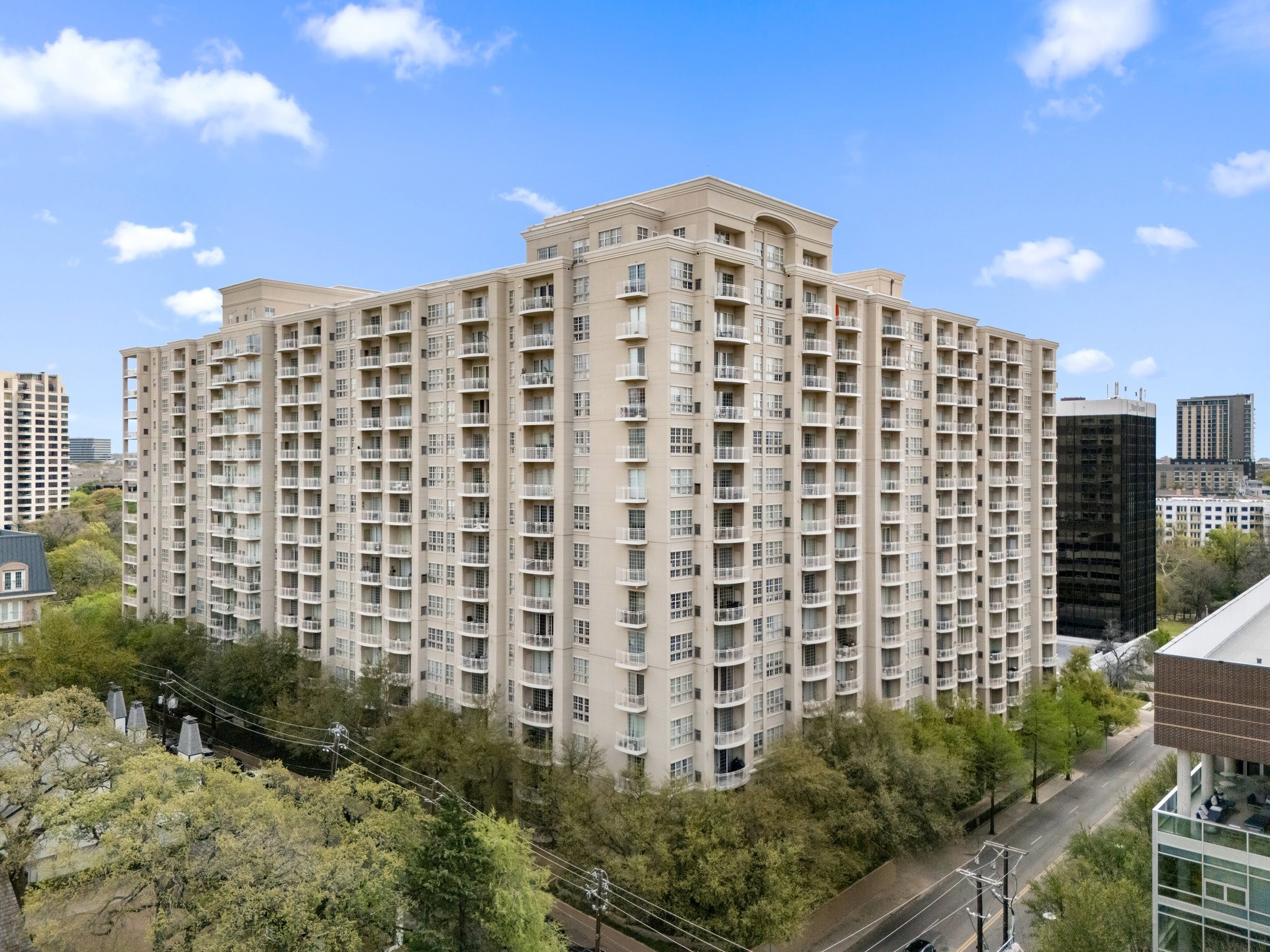 3225 Turtle Creek Boulevard Dallas TX 75219
